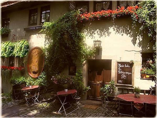 Отель Altfraenkische Weinstube Ротенбург-на-Таубере Экстерьер фото