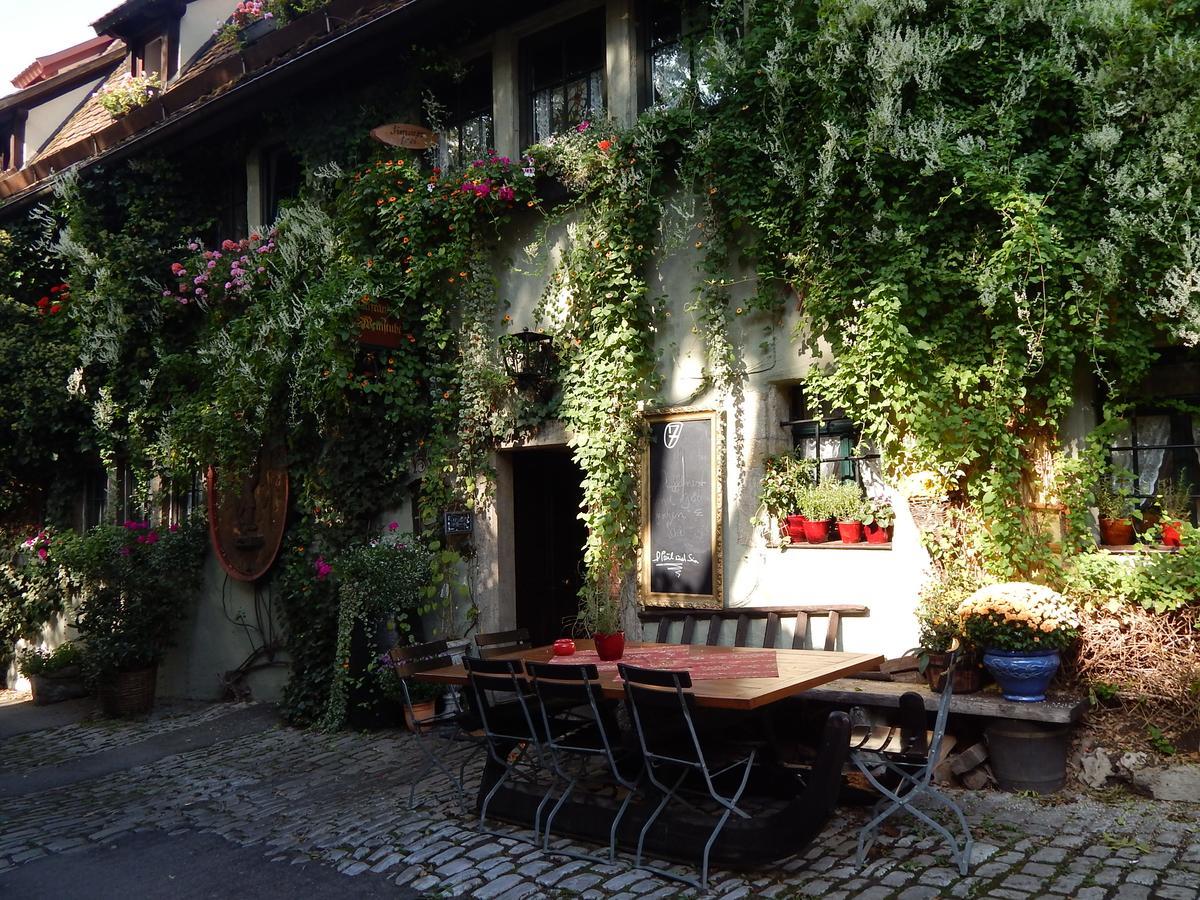 Отель Altfraenkische Weinstube Ротенбург-на-Таубере Экстерьер фото
